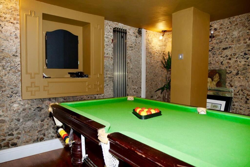 Villa Huge Luxury 8 Bed Manor House Hot Tub Pool Table Saffron Walden Esterno foto